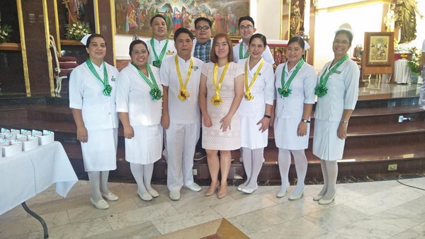 news-CHSE holds 43rd Capping and Pinning Rites ?>